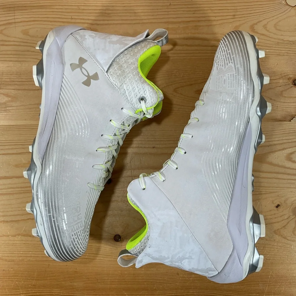 Under Armour Men's White and Silver Athletic Shoes